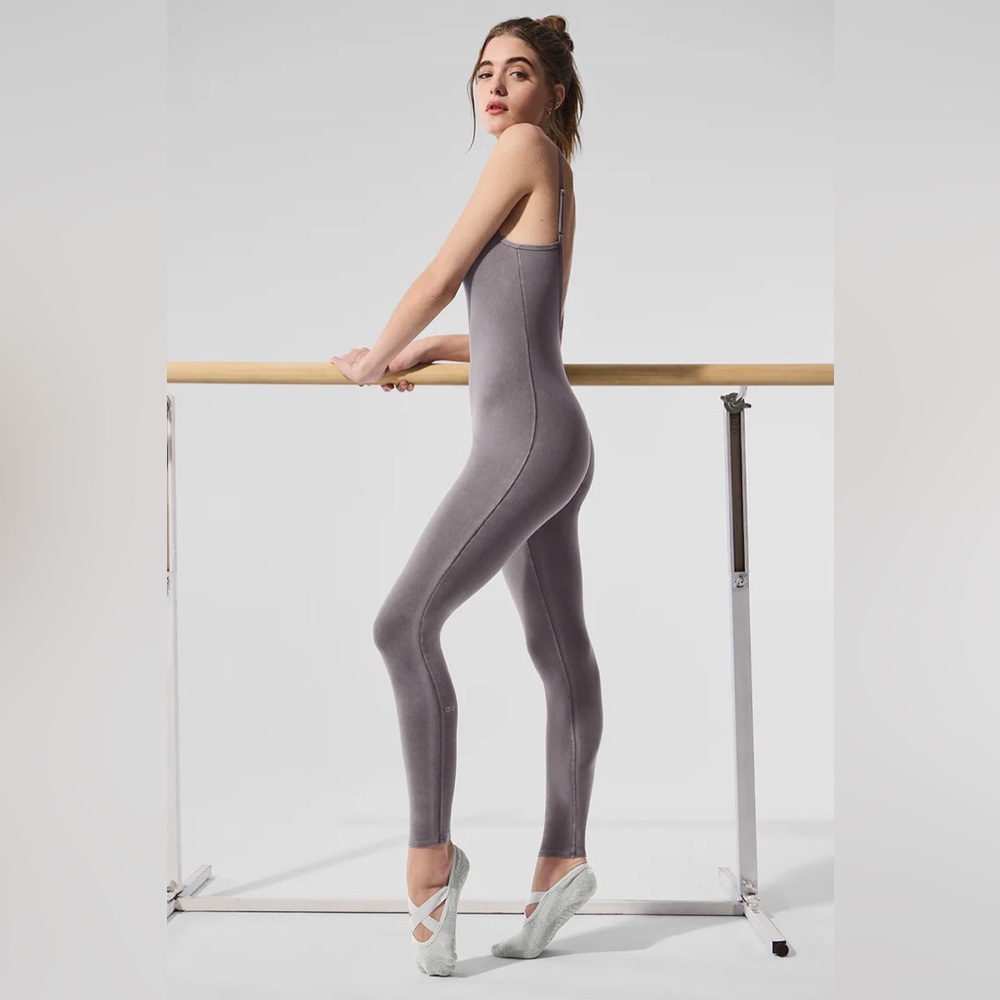 ALO YOGA | ✨NEW✨ Washed Alosoft One And Done Onesie in Cool Grey Wash - Picture 6 of 7